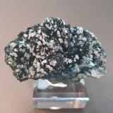 Hematite and FluoriteLes Droites (cara sur), Mont Blanc, Chamonix, Haute-Savoie, Auvergne-Rhône-Alpes, Francia80mm x 55mm x 40 mm (Author: Philippe Durand)