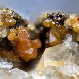 VanadinitaSan Francisco Mine (formerly Pura Mine), Higuera de Llerena, Comarca Campiña Sur, Badajoz, Extremadura, SpainCampo de visión de  3 mm. (Autor: Antonio Carmona)