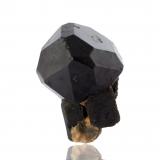 Spinel (variety pleonaste)Gon deposit, Bezyimyany Stream, Aldan, Aldansky District, Sakha Republic (Yakutia), Russia4.5 x 4.5 x 5.5 cm (Author: MIM Museum)