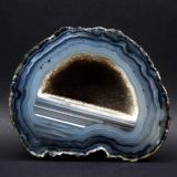 Quartz (variety agate / chalcedony)Rio Grande do Sul, Brasil8 x 6 cm (Author: DanovskiM)
