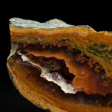 Quartz (variety agate / chalcedony)Campo de lavas Vishegrad, Kardzhali, Municipio Kardzhali, Óblast Kardzhali, Bulgaria10,5 x 5 cm. / 219 g (Author: DanovskiM)