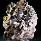 Metacinabrio, barita<br />Mina Almadén, Almadén, Comarca Valle de Alcudia, Ciudad Real, Castilla-La Mancha, España<br />60 x 50 mm<br /> (Autor: Borja Sainz de Baranda)