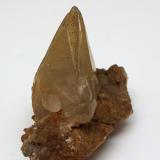 CalcitaPedrera Cal Ros (Pedrera Ballús), Cercs, Comarca Berguedà, Barcelona, Cataluña / Catalunya, España49 mm x 48 mm. Masa: 41,4 g. (Autor: Carles Millan)