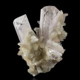 Danburita con CalcitaMina Aurora, Charcas, Municipio Charcas, San Luis Potosí, México10.5 x 6.5 x 10 cm / cristal principal: 10 cm (Autor: Museo MIM)