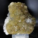 Fluorita y calcitaMina Moscona, El Llano, Solís, Corvera de Asturias, Comarca Avilés, Principado de Asturias (Asturias), España9 x 9 cm (Autor: Pedro Antonio)