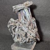 EstibinaProvincia Hunan, China13 ancho, 17 alto, 9 fondo. Peso de 1431 gramos (Autor: ARS88)