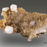 AnalcimaZona Pichi, Departamento Mártires, Pichi area, Mártires Department, Chubut, Argentina4,5cm x 2,5cm x 1cm (Autor: Pere Alonso)