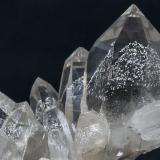 Cuarzo con inclusiones de MoscovitaMina PC, Distrito Cataract, Condado Jefferson, Montana, USAcristal principal: 5 × 2.4 cm (Autor: Jordi Fabre)