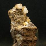 dolomita<br />Minas de hierro de Ojos Negros, Ojos Negros, Comarca Jiloca, Teruel, Aragón, España<br />9 x 4 cm<br /> (Autor: Pedro Antonio)