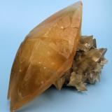 CalcitePugh Quarry, Weston, Wood County, Ohio, USA75 mm x 55 mm x 37 mm. Mass: 97 g (Author: Carles Millan)