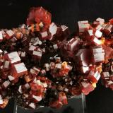 VanadiniteCoud'a, distrito minero Mibladen, Mibladen, Midelt, Provincia Midelt, Región Drâa-Tafilalet, Marruecos9cmx5,5cm (Author: Enrique Llorens)