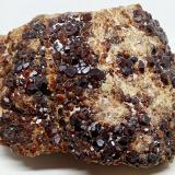 GrossulariaCerro de la Concordia, Piedra Parada (Las Vigas), Municipio Tatatila, Veracruz (Veracruz de Ignacio de la Llave), México120x90x60 mm. (Autor: Luis Edmundo Sánchez Roja)