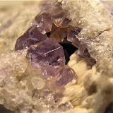 Fluorita, barita, cuarzoCantera de Los Cobayos (La Paredona), zona minera de Berbes, Los Cobayos, Berbes, Ribadesella, Comarca del Oriente, Principado de Asturias (Asturias), EspañaC.V. 2 x 2 cm (Autor: Frederic Varela)