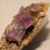 Fluorita, cuarzoCantera de Los Cobayos (La Paredona), zona minera de Berbes, Los Cobayos, Berbes, Ribadesella, Comarca del Oriente, Principado de Asturias (Asturias), España5 x 3 cm (Autor: Frederic Varela)