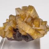 Barite, FluoriteMina Xiefang, Ruijin, Prefectura Ganzhou, Provincia Jiangxi, China75 mm x 55 mm, main crystal: 28 mm on edge, mass: 268 g (Author: Carles Millan)