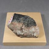 Yttrotantalita-(Y)Finnbo, Falun, Dalarna, Sweden6,2 x 4,3 x 2,4 cm. (Autor: J. G. Alcolea)