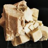 MicroclineZona Imilchil, Anti-Atlas, Provincia Er Rachidia, Región Drâa-Tafilalet, Marruecos9cmx6cm (Author: Enrique Llorens)