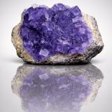 Fluorita y CalcitaCantera Yanci, Unanue, Igantzi (Yanci), Comarca Cinco Villas, Comunidad Foral de Navarra (Navarra), España10,5x7cm. (Autor: castrominerals)