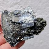 Arsenopirita, Moscovita, Calcita-Dolomita<br />Minas da Panasqueira, Aldeia de São Francisco de Assis, Covilhã, Castelo Branco, Cova da Beira, Región Centro, Portugal<br />4,8 x 4,0 x 3,4 cm<br /> (Autor: carles)