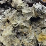 Barita.<br />Mina Haití, Cabezo de San Ginés, San Ginés de la Jara, Cartagena, Comarca Campo de Cartagena, Región de Murcia (Murcia), España<br />11x7 cm<br /> (Autor: AntonioJesus)