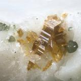 Anatasa y brookitaCarratraca, Comarca Valle del Guadalhorce, Málaga, Andalucía, EspañaCampo de visión de  2 mm. (Autor: Antonio Carmona)