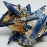 Kianita<br />Barra de Salinas, Coronel Murta, Vale do Jequitinhonha, Minas Gerais, Brasil<br />95x65x45 mm.<br /> (Autor: Luis Edmundo Sánchez Roja)