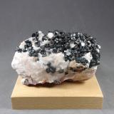 FranklinitaFranklin, Distrito minero Franklin, Condado Sussex, New Jersey, USA8,4 x 5 x  4,7 cm. Cristal mayor 6-7 milímetros. (Autor: J. G. Alcolea)