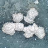 Tacharanita, PhillipsitaPuech de Vermus, Espalion, Aveyron, Occitanie, FranciaGrupo de cristales de 6 mm. (Autor: Antonio P. López)