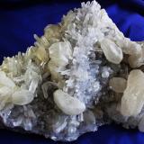 cuarzo, calcitaCharcas, Municipio Charcas, San Luis Potosí, México150x90x10 mm. (Autor: Luis Edmundo Sánchez Roja)