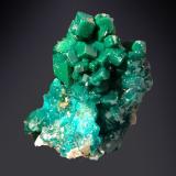 Dioptase<br />Mindouli, Mindouli District, Pool Department, Republic of the Congo<br />25 mm x 30 mm x 25 mm<br /> (Author: Firmo Espinar)