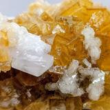 Fluorita, calcita y barita.Mina Moscona, El Llano, Solís, Corvera de Asturias, Comarca Avilés, Principado de Asturias (Asturias), España11x8 cm (Autor: AntonioJesus)