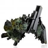 Epidota con Actinolita (variedad bisolita)Knappenwand, Zona Knappenwand, Valle Untersulzbach, Salzburgo/Salzburg, Austria12.5 x 10 x 8 cm / Cristal principal: 7.1 cm (Autor: Museo MIM)