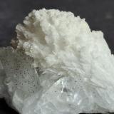 Strontianite, Calcite, PyriteCantera Readymix (Cantera Hellbach), Beckum, Münsterland, Renania del Norte-Westfalia/Nordrhein-Westfalen, Alemania5 x 2,5 cm (Author: Volkmar Stingl)