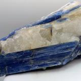 Cianita.<br />Arcos, Minas Gerais, Brasil<br />21x10 cm<br /> (Autor: AntonioJesus)