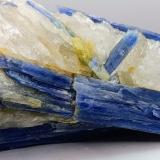 Cianita.<br />Arcos, Minas Gerais, Brasil<br />21x10 cm<br /> (Autor: AntonioJesus)