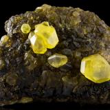 Sulphur<br />Sicily, Italy<br />14 x 10 x 8 cm / main crystal: 3.2 cm<br /> (Author: MIM Museum)