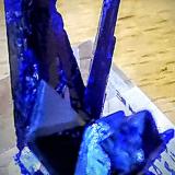 Azurite twinKerrouchen, Provincia Khénifra, Región Beni Mellal-Khenifra, Marruecos1,5cm x 2,5cm (Author: Enrique Llorens)