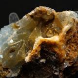 Celestina y calcitaCantera Cabezoncillo, Cabeçonet/Alto del Salmitre, Municipio Busot, Comarca Campo de Alicante, Alicante / Alacant, Comunidad Valenciana / Comunitat Valenciana, España9.5 x 5.5 cm (Autor: Pedro Antonio)