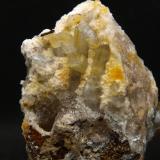 Celestina y calcitaCantera Cabezoncillo, Cabeçonet/Alto del Salmitre, Municipio Busot, Comarca Campo de Alicante, Alicante / Alacant, Comunidad Valenciana / Comunitat Valenciana, España9 x 6 cm (Autor: Pedro Antonio)