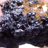 Krutaita<br />Mina El Dragón, Provincia Antonio Quijarro, Departamento Potosí, Bolivia<br />2,2 x 1,1 x 1 cm.  6,6 g.<br /> (Autor: J. G. Alcolea)