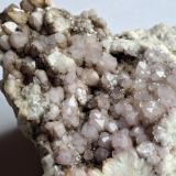 Quartz (variety Amethyst)<br />Mittager, Meran 2000, Merano (Meran), Bozen/Bolzano, Autonomous Province South Tyrol, Trentino-Alto Adige (Trentino-Südtirol), Italy<br />11 x 8 cm<br /> (Author: Volkmar Stingl)