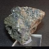 Bournonita y galena<br />Distrito Quiruvilca, Provincia Santiago de Chuco, Departamento La Libertad, Perú<br />6 x 5,5 x 6 cm.<br /> (Autor: Felipe Abolafia)