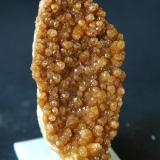 CalcitaCantera Casablanca, Lloma Alta, Les Boqueres, San Vicente del Raspeig/Sant Vicent del Raspeig, Comarca Campo de Alicante, Alicante / Alacant, Comunidad Valenciana / Comunitat Valenciana, España7.5 x 3 cm (Autor: Pedro Antonio)
