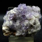 FluoritaCuetu L'Aspa, zona minera de Berbes, Berbes, Ribadesella, Comarca del Oriente, Principado de Asturias (Asturias), España6.5 x 6 cm (Autor: Pedro Antonio)