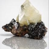 Calcita, Esfalerita y BaritaMina Elmwood, Carthage, Distrito Central Tennessee Ba-F-Pb-Zn, Condado Smith, Tennessee, USA11,5x10cm. (Autor: castrominerals)