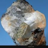 Anglesita<br />Grupo Minero La Cruz, Filón La Cruz, Linares, Comarca Sierra Morena, Jaén, Andalucía, España<br />4 x 3 cm., cristal:  2,5 x 1 cm.<br /> (Autor: Felipe Abolafia)