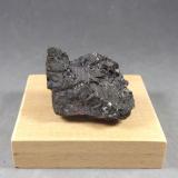 AlabanditaPreciosa Sangre de Cristo Mine, Tlachiaque hill, Alchichica, Municipio Tepeyahualco, Puebla, Mexico3,7 x 2,7 x 2 cm. 43,65 g. (Autor: J. G. Alcolea)