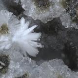 Gonnardita y phillipsita-CaCantera Cerrillo Moreno, Cerro Moreno, Almagro, Comarca Campo de Calatrava, Ciudad Real, Castilla-La Mancha, EspañaCampo de visión de  3 mm. (Autor: Antonio Carmona)