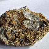 Quartz (variety rock crystal), Muscovite<br />Griesspass, Ulrichen, Obergoms, Goms, Wallis (Valais), Switerland<br />7 x 5 cm<br /> (Author: Volkmar Stingl)