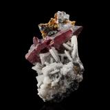 Lorándita (variedad argentífera) con BaritaMina Mercur, Mercur, distrito minero Mercur, Condado Tooele, Utah, USA3.5 x 2.5 x 2 cm / Cristal principal: 2.8 cm (Autor: Museo MIM)